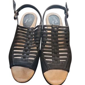 Easy Street Comfort Wave ladies women's size 9 1/2M black sandals